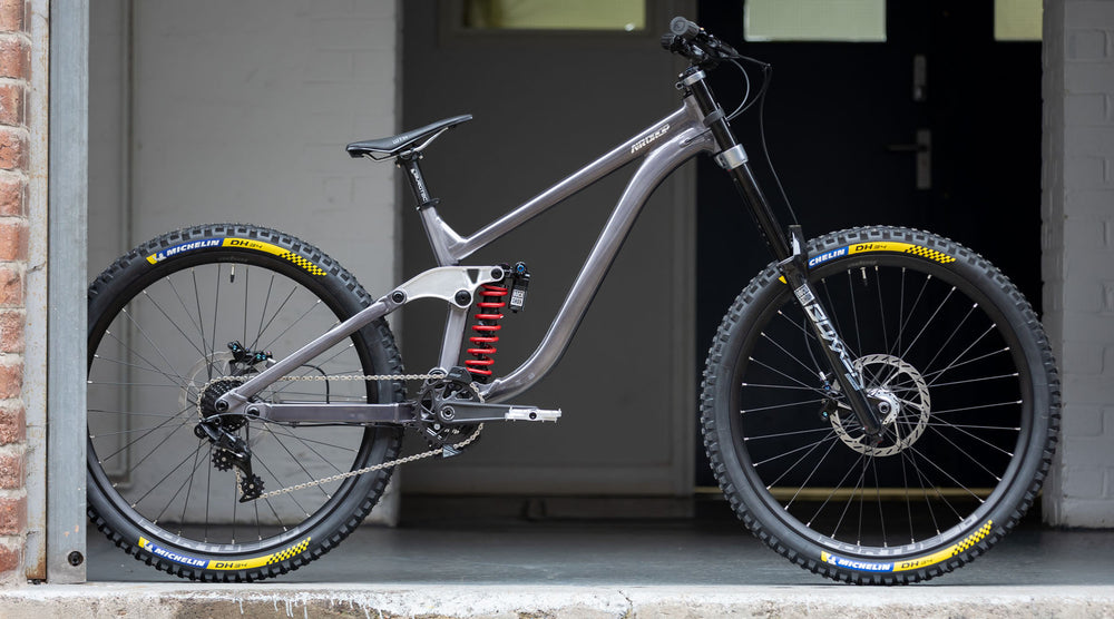 Airdrop Slacker in Dark Raw - 27.5