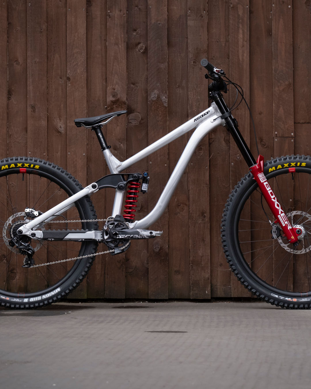 Airdrop Slacker 200mm full suspension downhill mountain bike