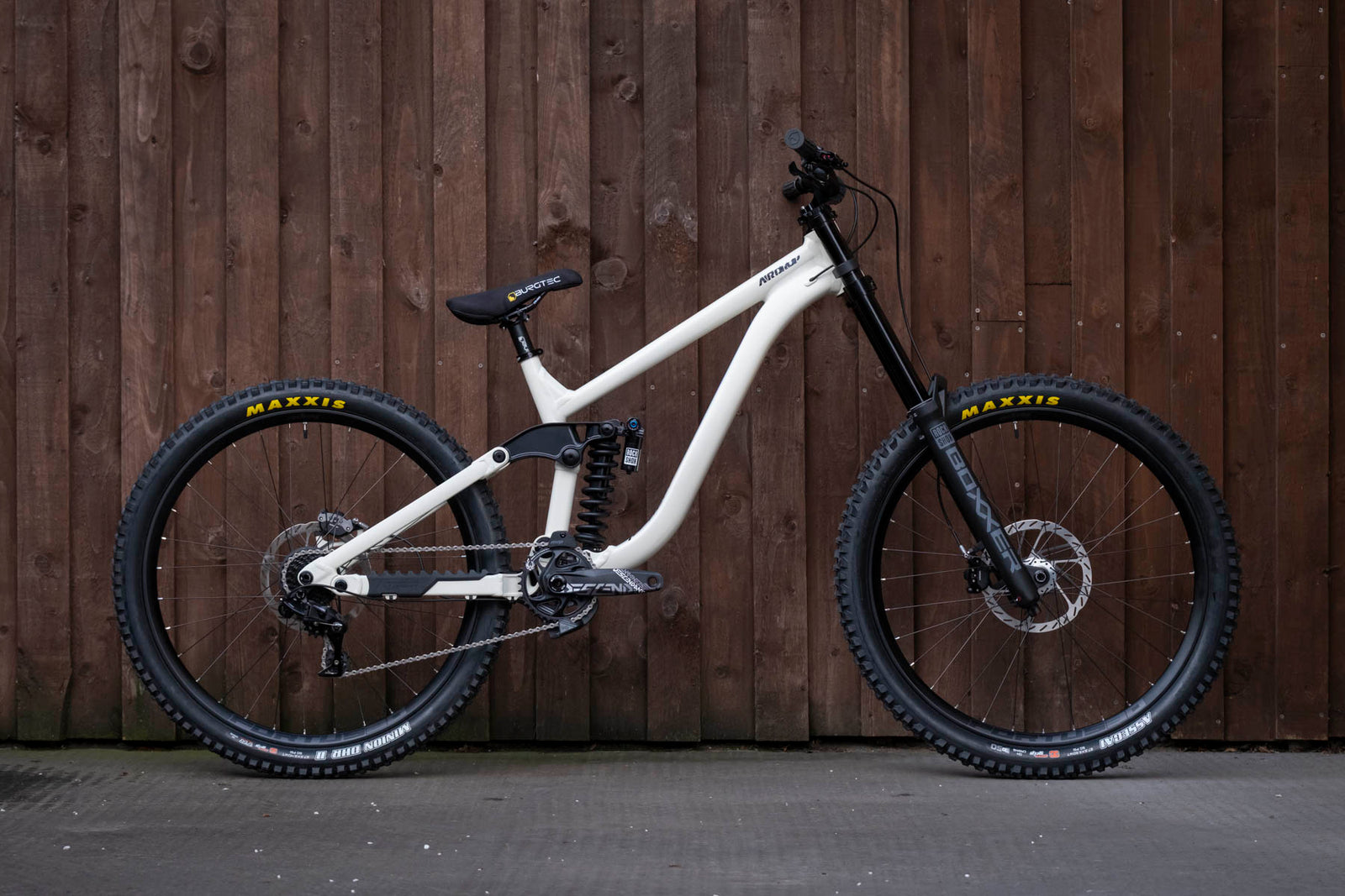 Slacker Core - S3 Flat White