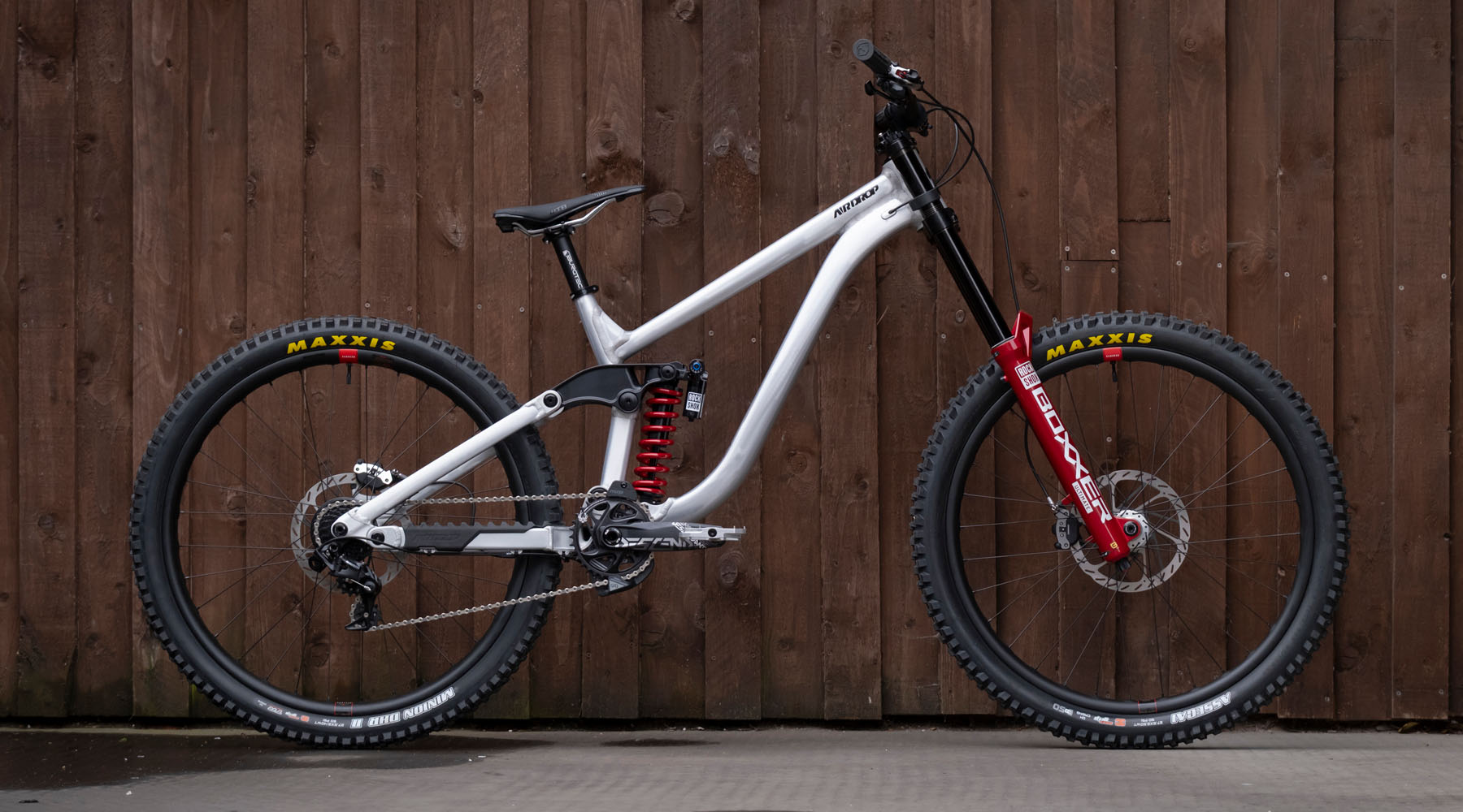 Airdrop Slacker 200mm full suspension downhill mountain bike
