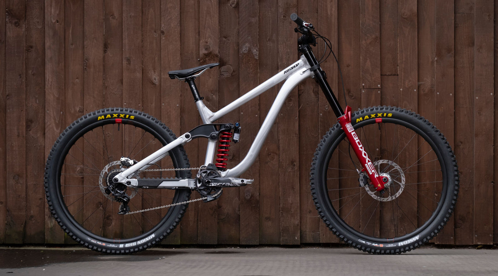 Airdrop Slacker 200mm full suspension downhill mountain bike
